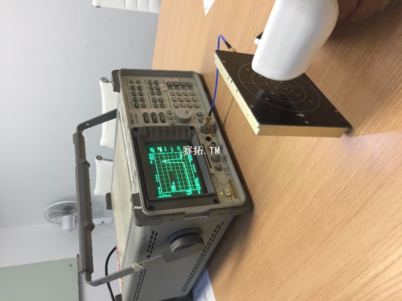 GPS螺旋天線與平板天線的比較